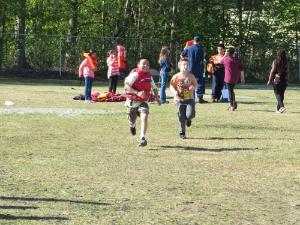 kids running 